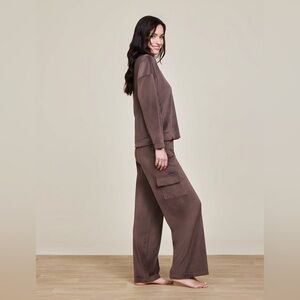 NWT BAREFOOT DREAMS LUXE CHIC Sweatshirt Cargo pant set
